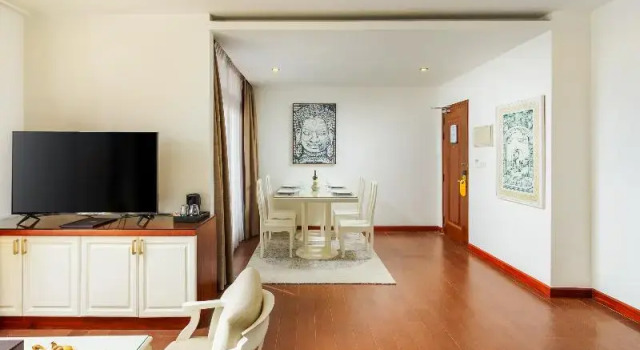 Полулюкс Jaya Suites Hotel