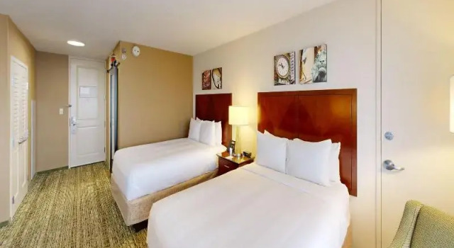 Четырёхместный номер Standard Marriott Chicago O’Hare