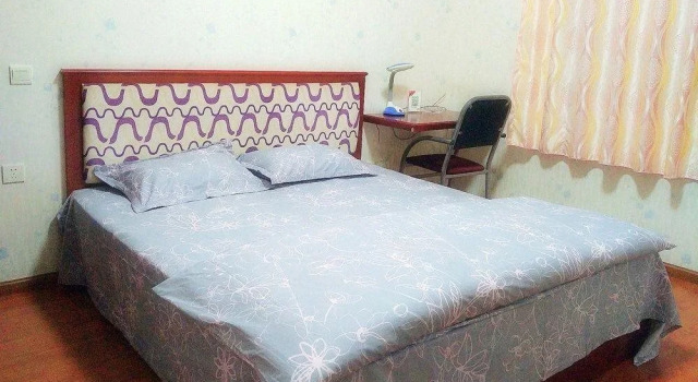Guanghan Sunshine Hostel, Rezerwuj Hostel Hotele w Deyang z parkingiem, Parking