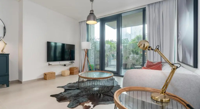 Коттедж Guests and Cohost - Luxe Apt With Huge Terrace Facing Swimming Pool