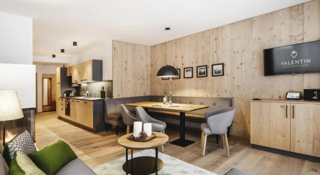 Апартаменты Deluxe Valentin Design Apartments