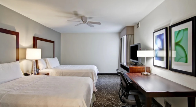 Четырёхместный номер Standard Homewood Suites by Hilton Newark-Cranford