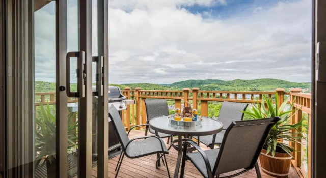 Altitude Tremblant - Ski In Ski Out 3 BDR Luxury Vacation Condo, Pool and Hot Tub 170-9, Rezervasyon Otel Mont-Tremblant Village 