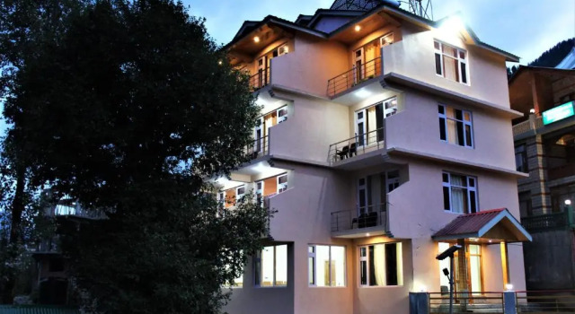 Nirvana Classic With Balcony Mountain view, Забронировать Отель Отели Манали с завтраком, Завтраки