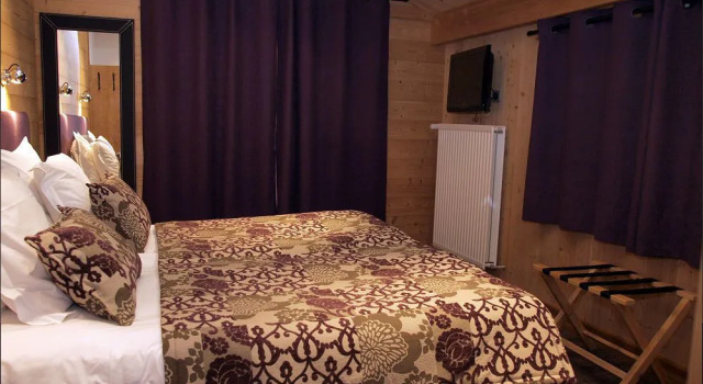 Hotel et Spa Le Delta, Book Chalet Hoteller i Rhône-Alps med parkering, Parkering