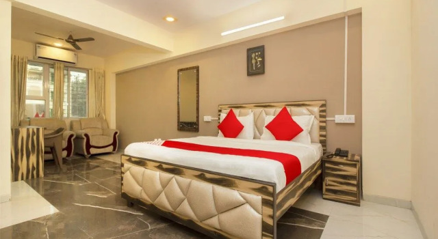 OYO 24621 The Star Hotel