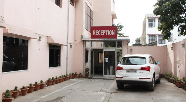 Capital O 3695 Hotel Daichi, Rezervovat Hotel Déhrádún Uttarakhand