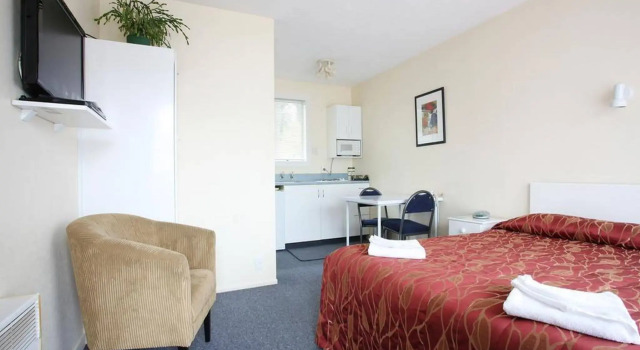 Queens Park Motels