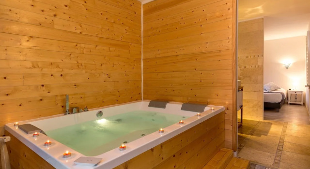 Номер Standard с балконом The Originals Boutique, Clair Hôtel, Martigues