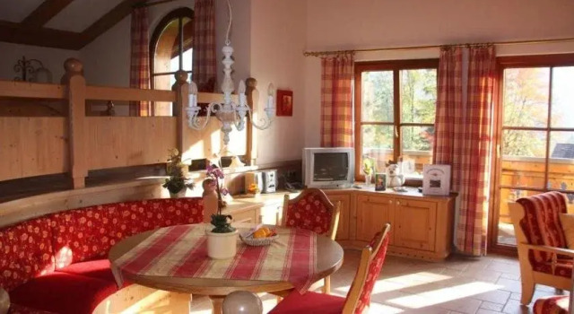 Landhaus Schenk, Varaa Lomakoti Hotellit Baijeri pysäköinnillä, Pysäköinti
