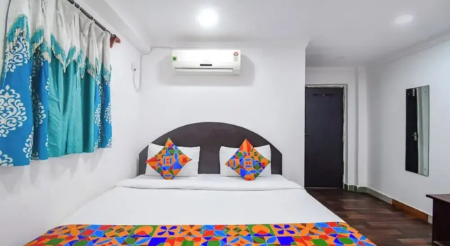 Goroomgo Royal Oak Guest House Nabapally Sector 4 Kolkata