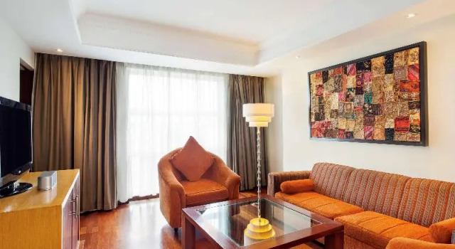 Superior Tweepersoonssuite met balkon Novotel Semarang