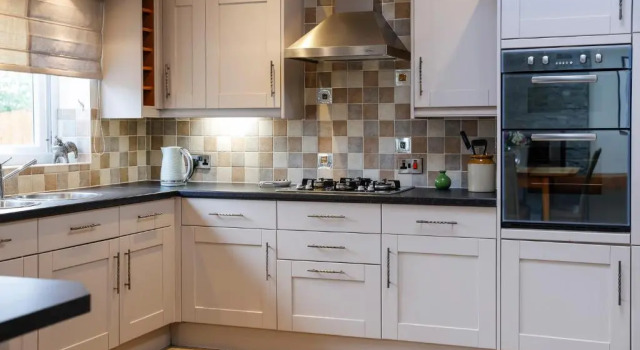 Коттедж Stylish family home in desirable Penylan + Parking