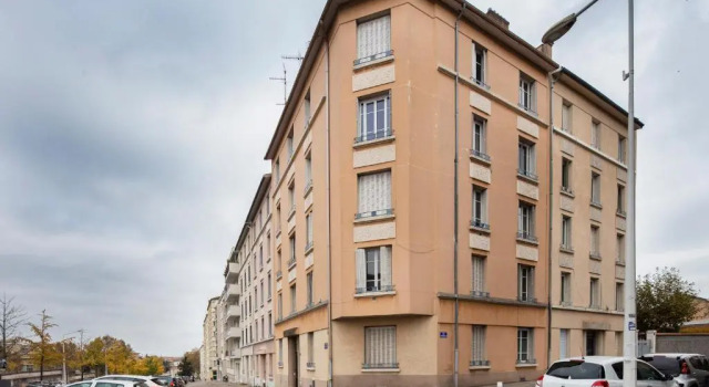 LA SUITE DES CÈDRES - T3 Lyon 3, Rezerwuj Apartament Hotele w Rhône z parkingiem, Parking
