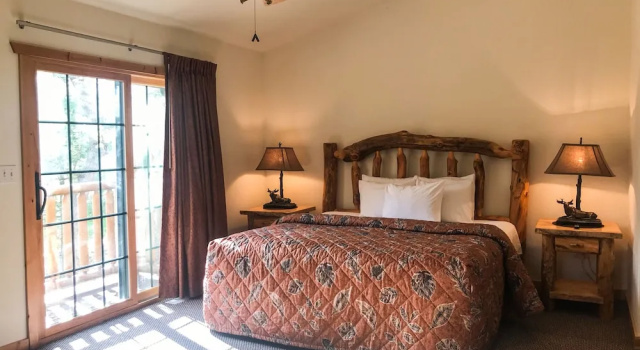 Вилла Grand Bear Resort at Starved Rock