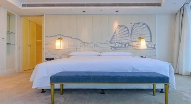 Люкс Deluxe с видом на море Hotel Plaza Carnival Qingdao
