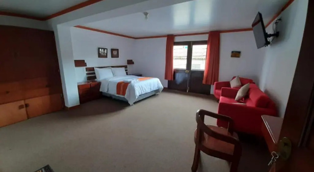 Explorer Deluxe Hotel