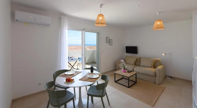 Residence Marina di Bravone - appartement 6 personnes Vue Mer 1er etage N110, Rezervasyon Daire Upper Corsica otoparklı oteller, Otopark