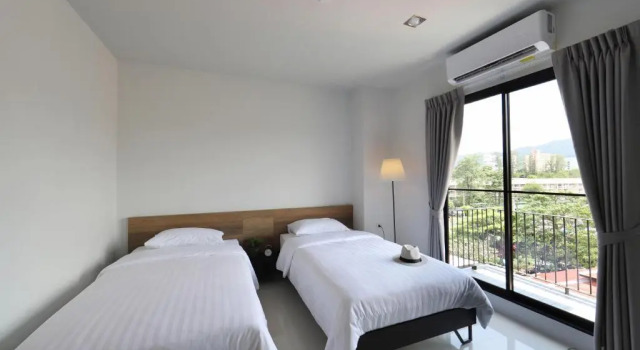 Семейный номер Standard с балконом Sukh Serviced Apartment