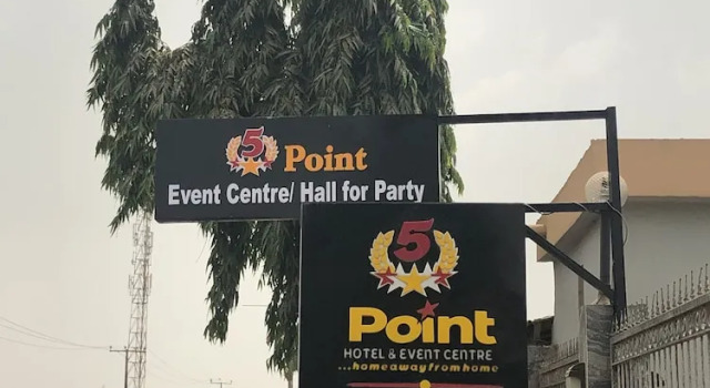 5 Point Hotel and Event Centre, Rezerwuj Hotel Hotele w Lagos z parkingiem, Parking