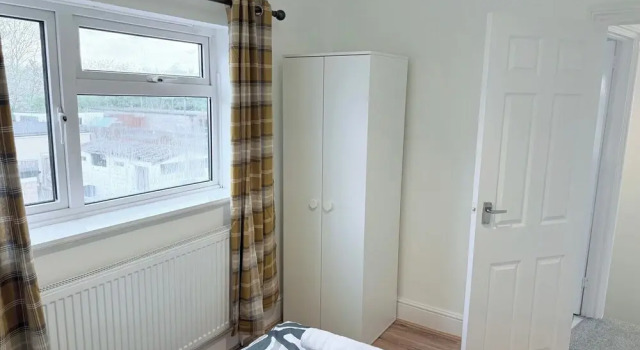 Fountain House-sleeps 5-central Dagenham-parking