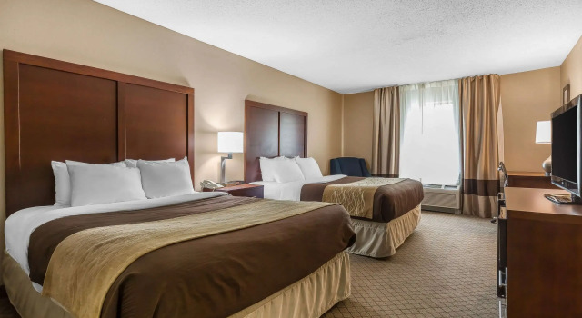 Четырёхместный номер Standard Comfort Inn & Suites Mishawaka-South Bend