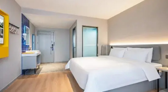 Люкс 7 Days Inn (Dongying Qiuyue Lake Huaihe Road Branch)
