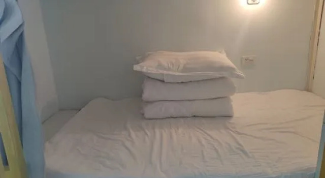 Кровать в общем номере (мужской номер) Liupanshui Tushang Youth Hostel