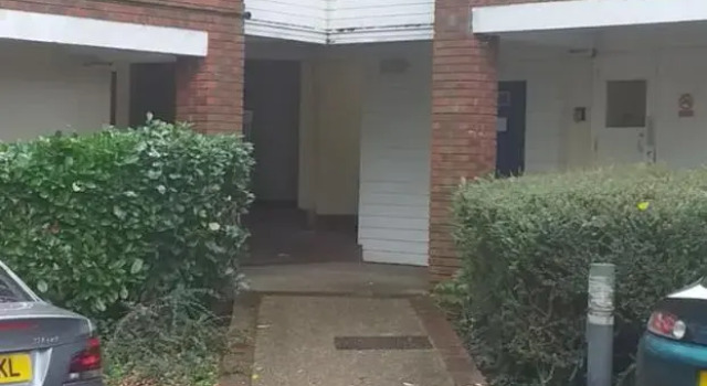 Studio flat in central Bracknell