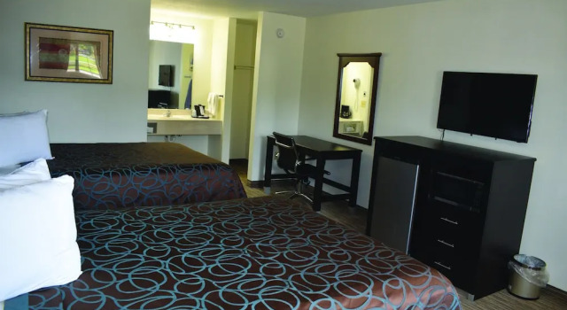 Четырёхместный номер Standard Madison Inn Lodge
