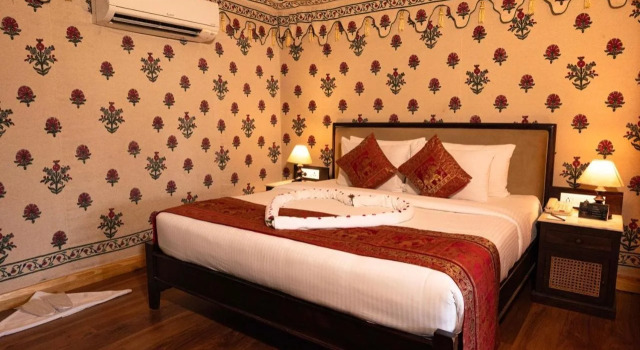 Om Vilas Benares, Varanasi