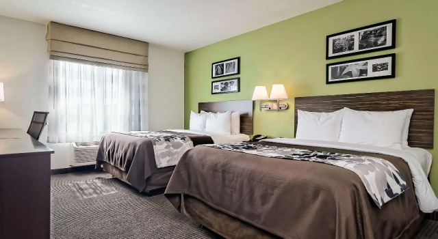 Четырёхместный номер Standard Sleep Inn & Suites Fort Scott