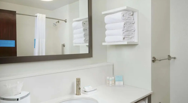 Четырёхместный номер Executive Hampton Inn Juno Beach