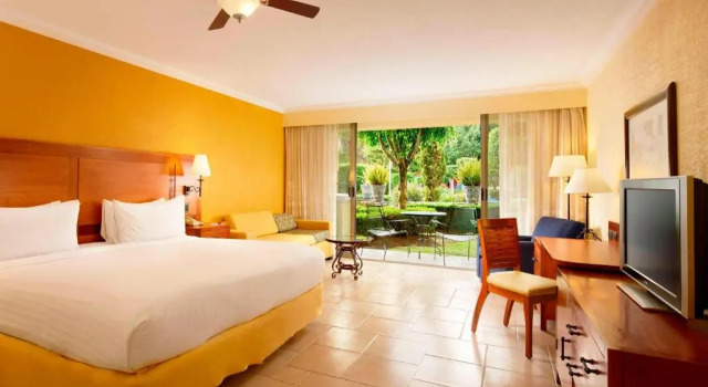 Двухместный номер Guest с балконом и с видом на сад Fiesta Americana Hacienda Ixtapan de La Sal
