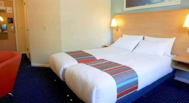 Travelodge Bromsgrove, Забронировать Отель Бромсгров Вустершир
