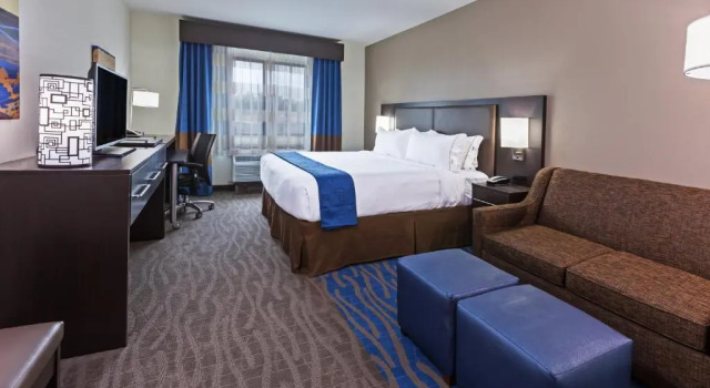 Номер Superior Holiday Inn Express & Suites Glenpool by IHG