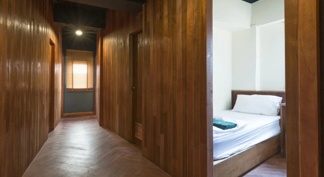 Suneta Hostel Chiangmai, Забронировать Хостел Недорогие отели Чиангмай, рядом с Iron Bridge, недорого