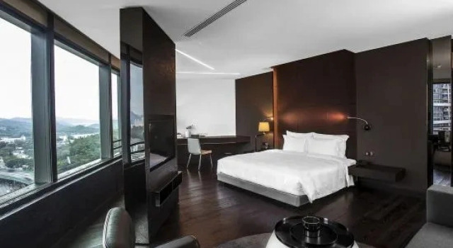 Двухместный номер Standard с видом на горы Shenzhen O Hotel