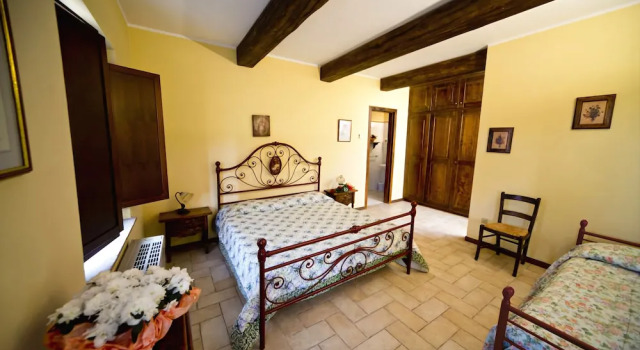 Country House Torre Burchio, Varaa Hotelli Bettona Umbria
