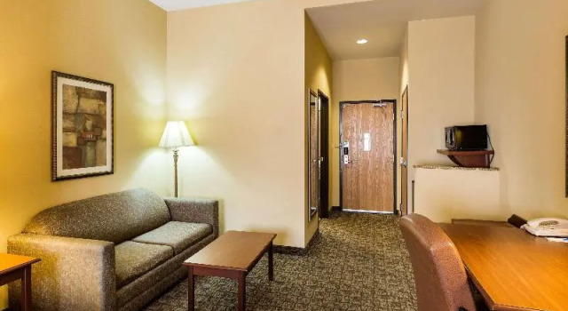 Люкс Standard Comfort Inn & Suites Blytheville