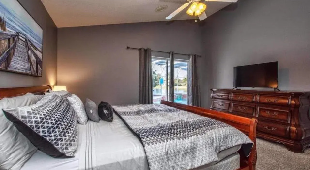 Beautiful Waterfront Home Close To Disney!large Spacious Layout, Pool & Wifi 4 Bedroom Home