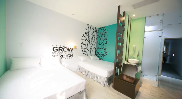 Четырёхместный номер Standard NL Concept Hotel