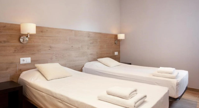 EasySleep Eixample, Забронировать Отель Отели Барселоны 3 звезды, рядом с Museu de Carrosses Fúnebres, 3*