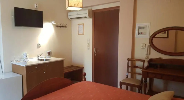 Четырёхместный номер Standard с балконом Yiannis Apartments