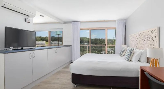Апартаменты Executive с балконом и с видом на океан Charlesworth Bay Beach Resort