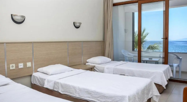 Трёхместный номер Standard с видом на море Dikelya Hotel