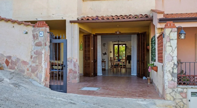 Cosy Holiday Home in Sanremo With Sea Beach Nearby, Buchen Sie Ferienhaus Cottages in Sizilien, Cottage