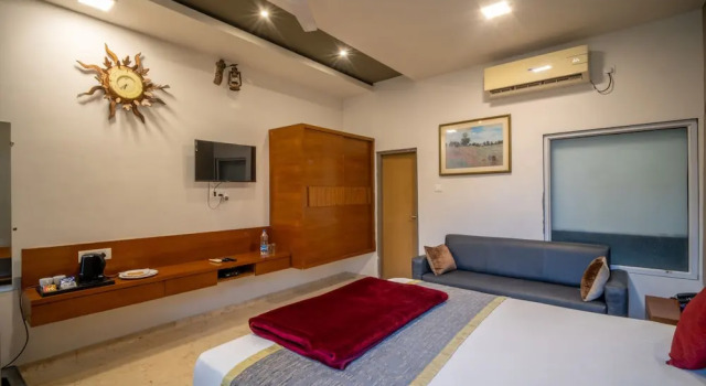 Коттедж Luxury Hotel Natraj & Resort