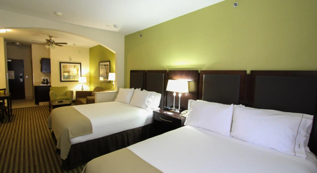 Четырёхместный люкс La Quinta Inn & Suites Nacogdoches
