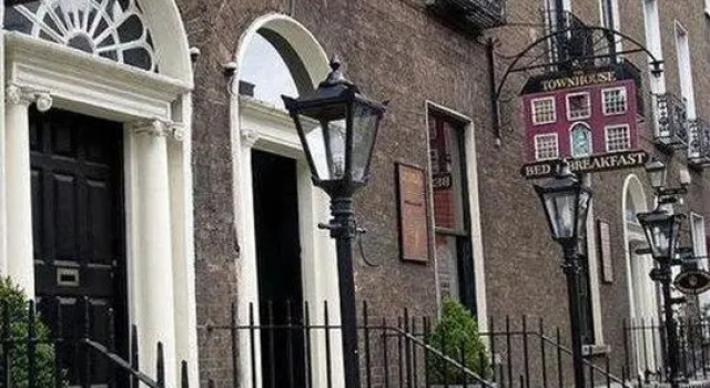 The Townhouse Dublin, Забронировать Отель Дублин Каунти Дублин, рядом с Городская усадьба Пауэрскортов